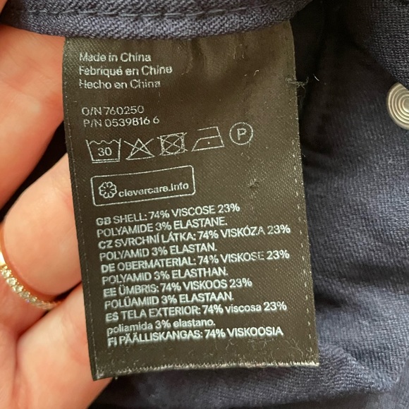 H&M Divided Navy Stretch Pants - Size 6. - Picture 4 of 4